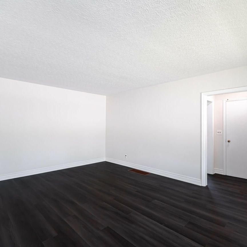 For Lease - 227 Stevenson Road Unit# MAIN, Oshawa, Ontario - Photo 1