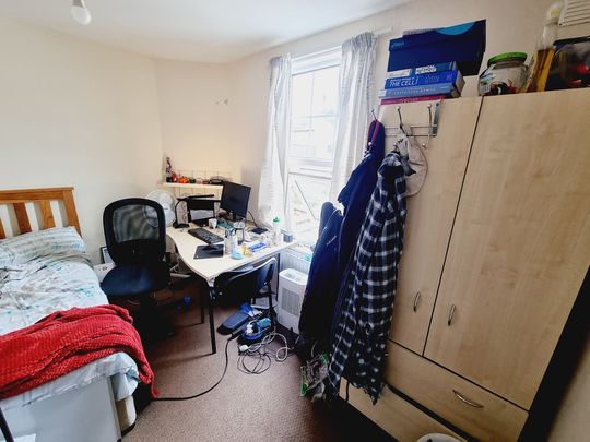 8 Bed Student Accommodation - Photo 1