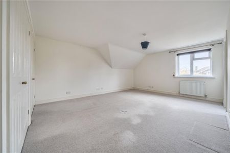 4 bedroom detached house to rent - Photo 3