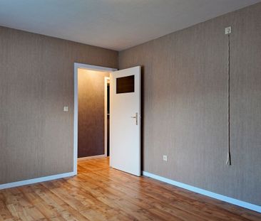 Rustig gelegen vrijstaande gezinswoning met ruime tuin in Eeklo! - Photo 4