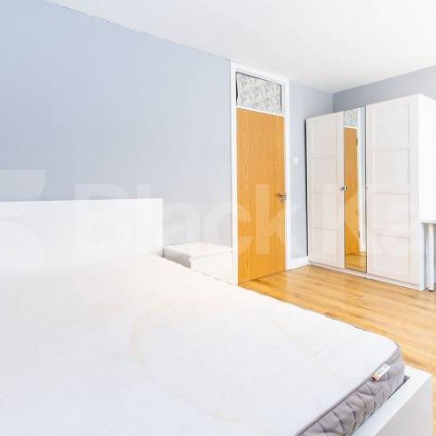 Fantastic spacious three bed mins to UCL, SOAS, Regents Park and tube - Photo 1