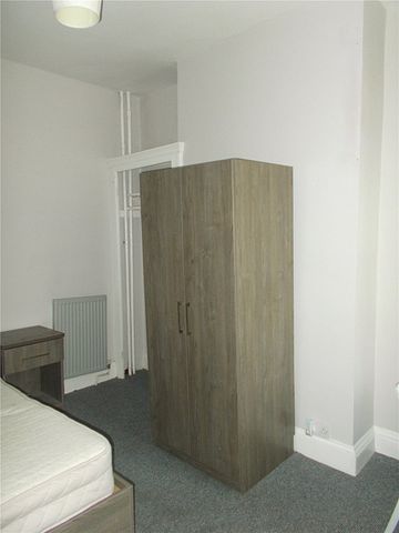 Student Properties to Let - Photo 3