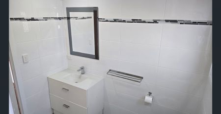 1/6 Abbott Street, Oonoonba, Qld 4811 - Photo 3