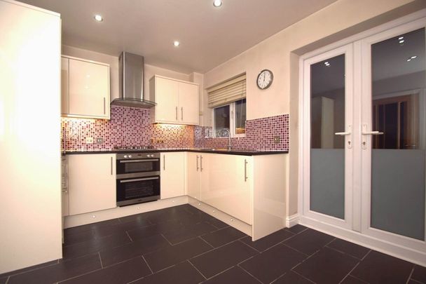 2 bed Terraced for rent - Photo 1