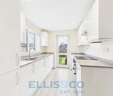 3 bedroom semi-detached house to rent - Photo 5