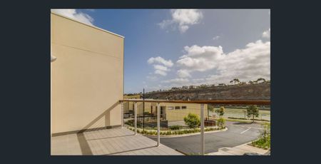 46 Lakeside Crescent, Keilor East VIC 3033 - Townhouse For Rent | Domain - Photo 4