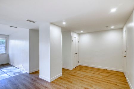 3555 Cote-des-Neiges Road - Photo 3