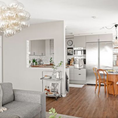 Ljus hörntrea högst upp i huset - Photo 1