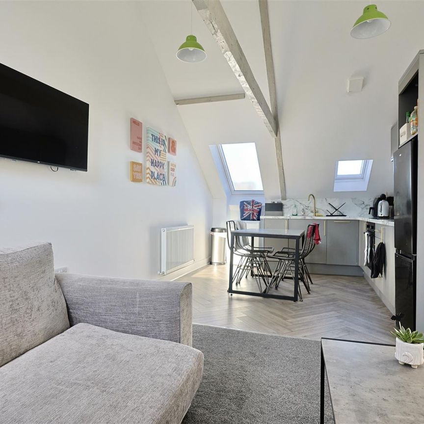 2 bedroom Student Flat to rent in Ridley Place, Newcastle Upon Tyne - Photo 1