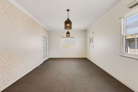 17 Helen Street - Photo 2