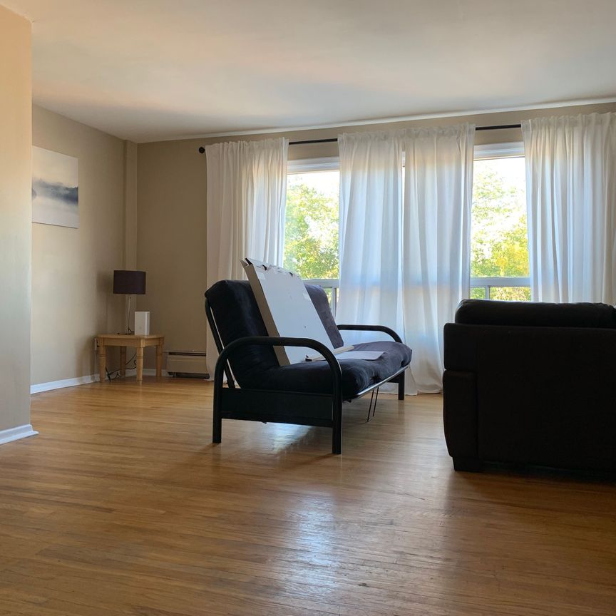 For Lease - 2844 Danforth Avenue Unit# 2, Toronto, Ontario - Photo 1