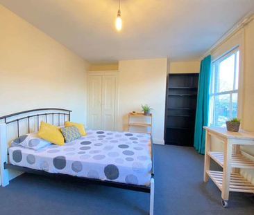 Amersham Grove - Photo 2