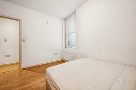 3 bedroom flat to rent - Photo 4