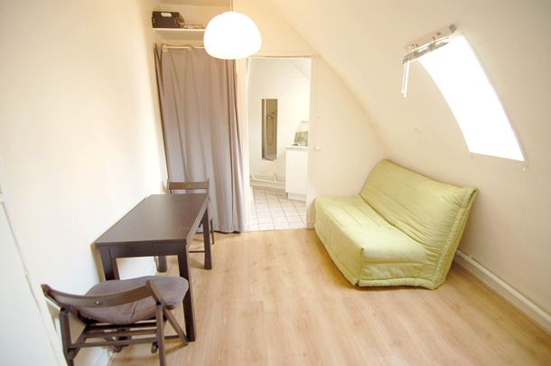 STUDIO MEUBLE - 14,11 m² loi Carrez - PARIS 8ème - 75008 - QUARTIER DU ROND-POINT DES CHAMPS-ELYSEES / 17 RUE JEAN MERMOZ. - Photo 1