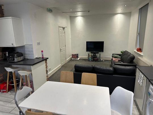 6 bedroom house share to rent - Photo 1