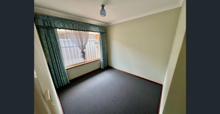 Family home in the heart of Erskine - Available January 2026 - Photo 2