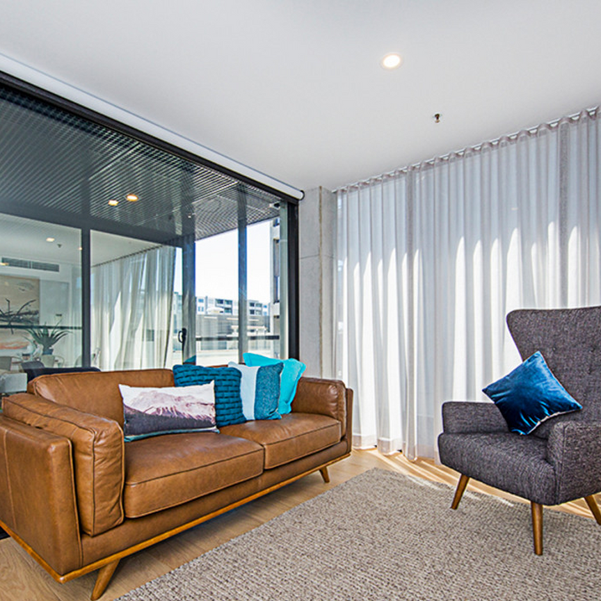 Fully Furnished High-end Living on Lonsdale! - Photo 1