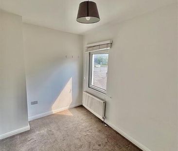 34 Castleview Road, Belfast, BT5 7AX - Photo 3