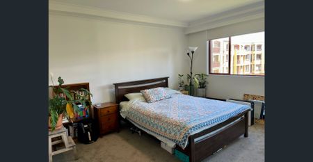 Sunny Apartment with Balcony - Photo 5