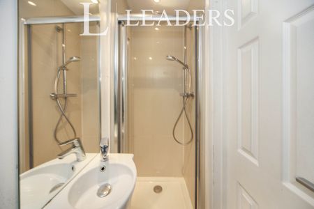 1 bedroom room to rent Cowper Street - Central Luton - Studio - Photo 5