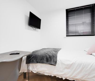 6 bedroom house to rent - Photo 3