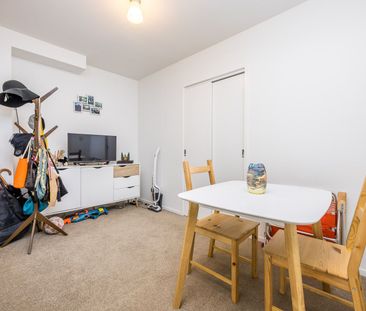 Downtown Sophistication - Photo 6