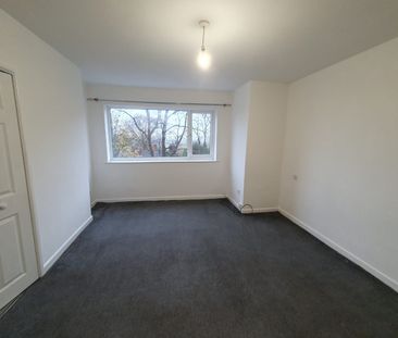 Studio Flat, Kensington Court, M7 - Photo 3