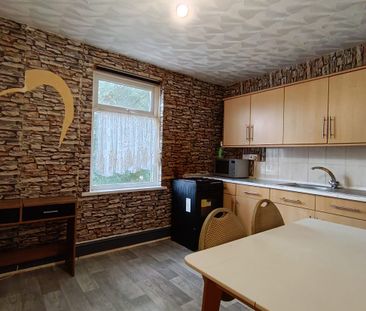 £875 PCM, Furnished Two Bedroom First Floor Flat in Chepstow Road, ... - Photo 1