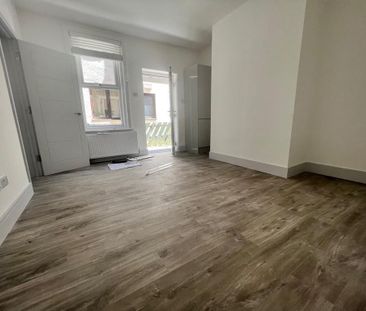 1 bedroom ground floor flat to rent - Photo 1