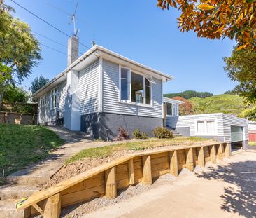 68 The Drive, Tawa - Photo 2