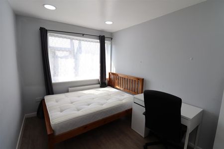 Cannon Close, Coventry, CV4 7AT - Photo 4