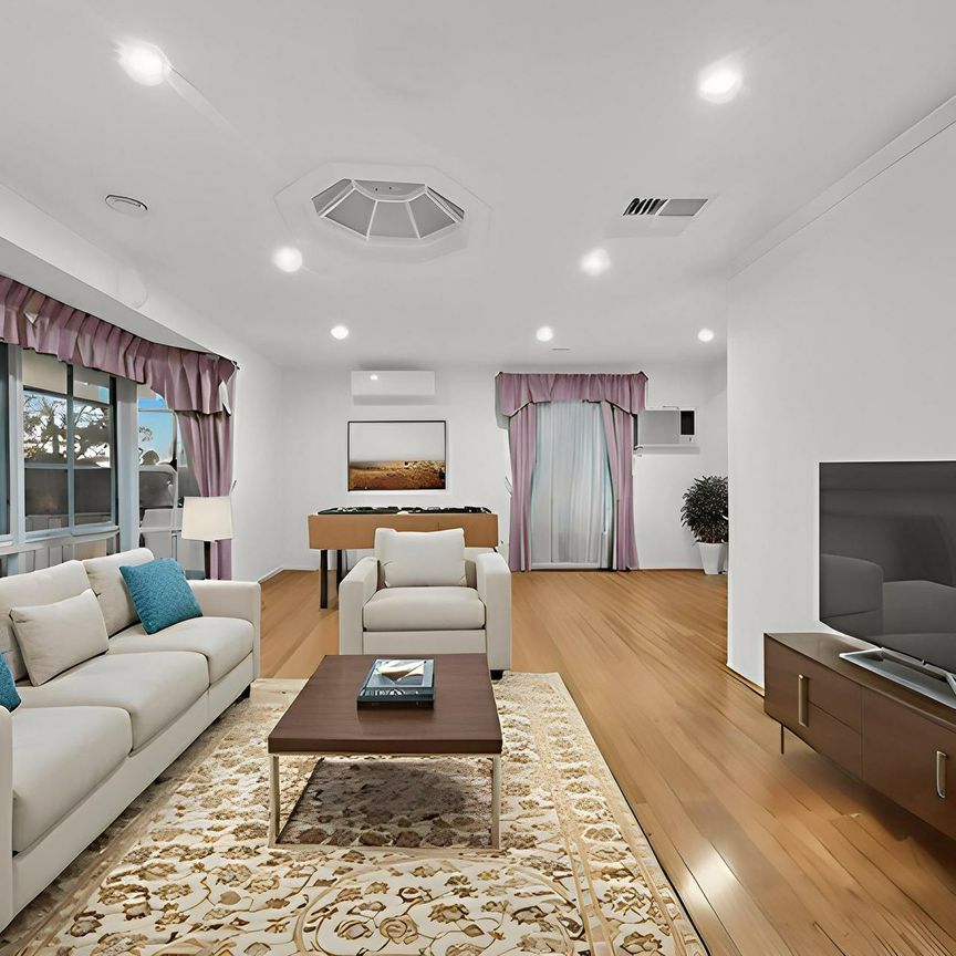 70 Oaktree Drive, Hampton Park VIC - Photo 1