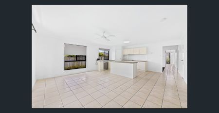 Modern Family Home in Great Location – Available 30 January! - Photo 4