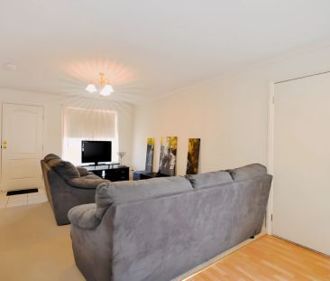 3 Bed, 1 Bath - Photo 2