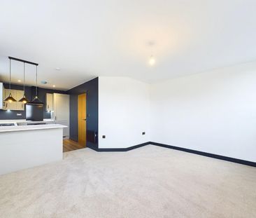 2 bedroom Flat To Let - Photo 1