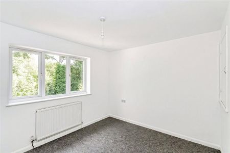 2 bedroom semi-detached house to rent - Photo 2