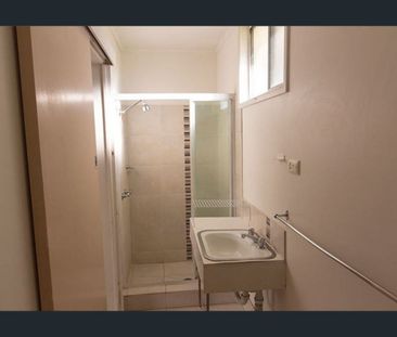 Break Lease - Traditional Single Bedroom Unit Close to Broadwater -... - Photo 6