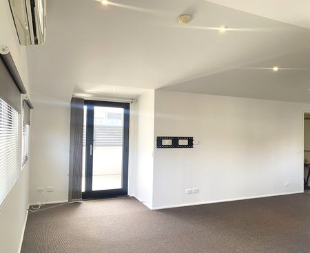 2/2 Mccrory Street, Coburg VIC 3058 - Photo 2