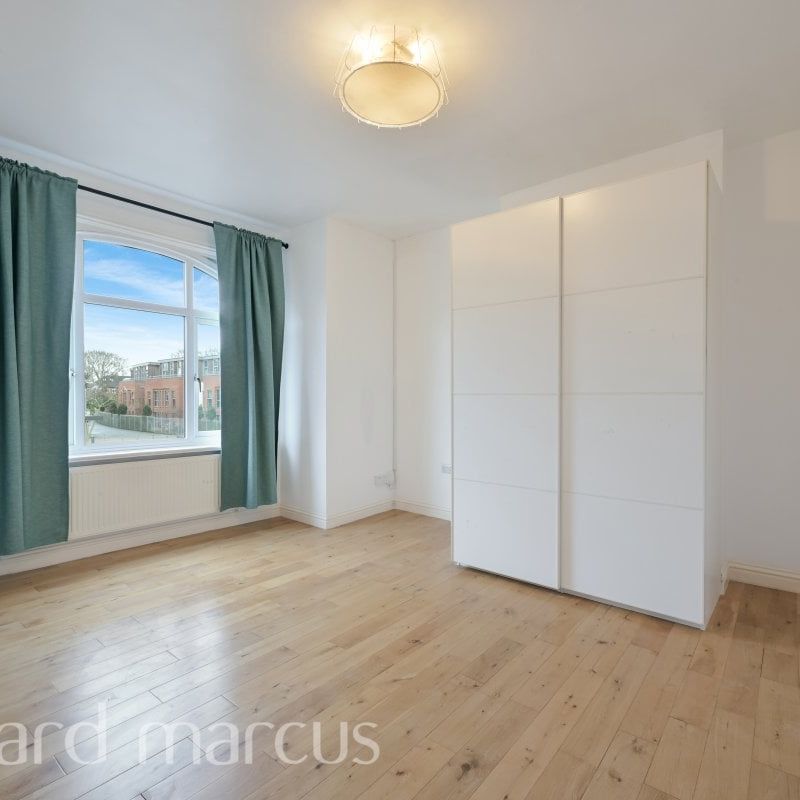 Kingston Road, LONDON - Photo 1