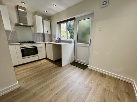 2 bedroom end of terrace house to rent - Photo 5