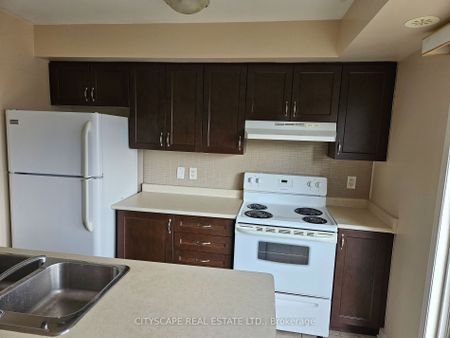 For Lease - 5605 Oscar Peterson Boulevard Unit# 8, Mississauga, Ontario - Photo 3