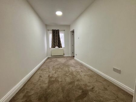 3 bedroom semi-detached house to rent - Photo 3