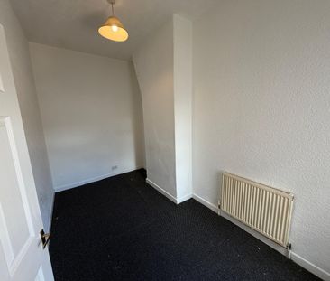 2 Bed End Terrace, Ivy St, M40 - Photo 5
