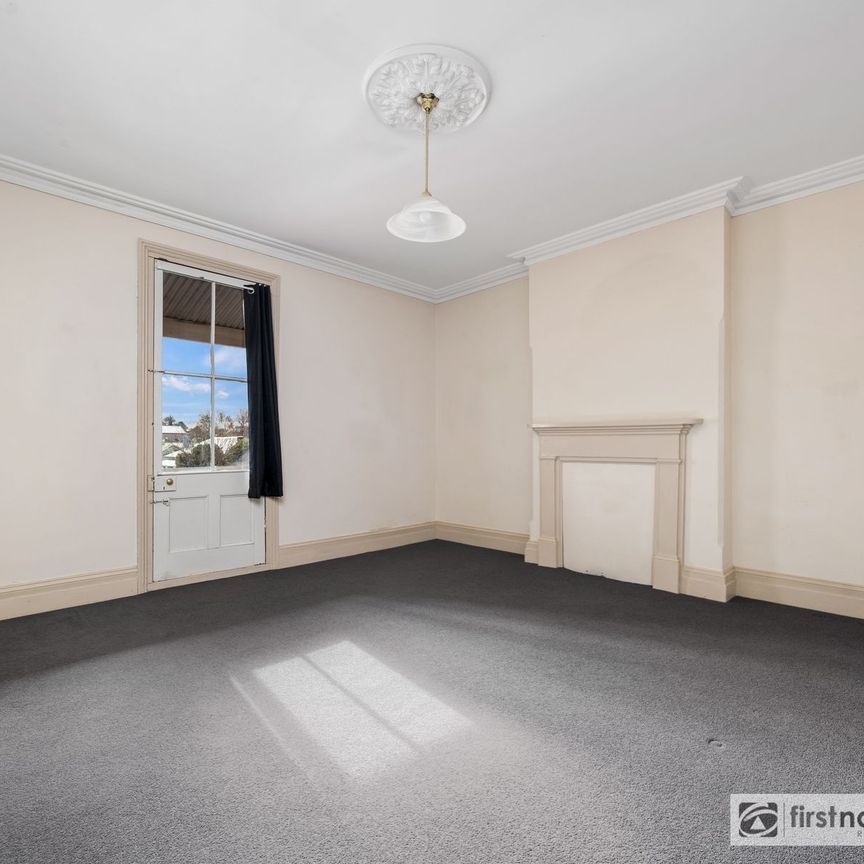 Spacious Terrace Living in a Prime CBD-Fringe Location - Photo 1