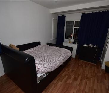 3 bedroom end of terrace house to rent - Photo 3
