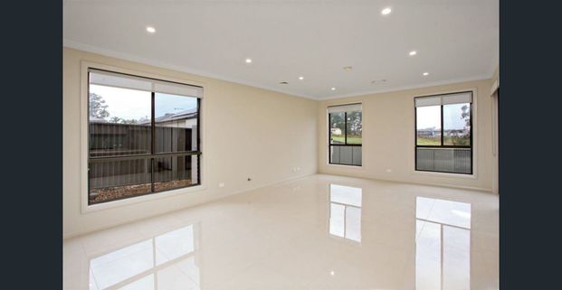 Beautiful Five Bedroom Home - Photo 1
