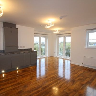 Clydeside Terrace, Renfrew - Photo 1