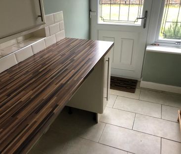 3 bedroom semi-detached house to rent - Photo 4