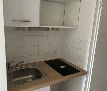 Location Appartement 1 pièce 23m² BORDEAUX 33000 - Photo 2