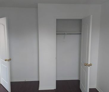 For Lease - 3413 Angel Pass Drive, Mississauga, Ontario - Photo 1